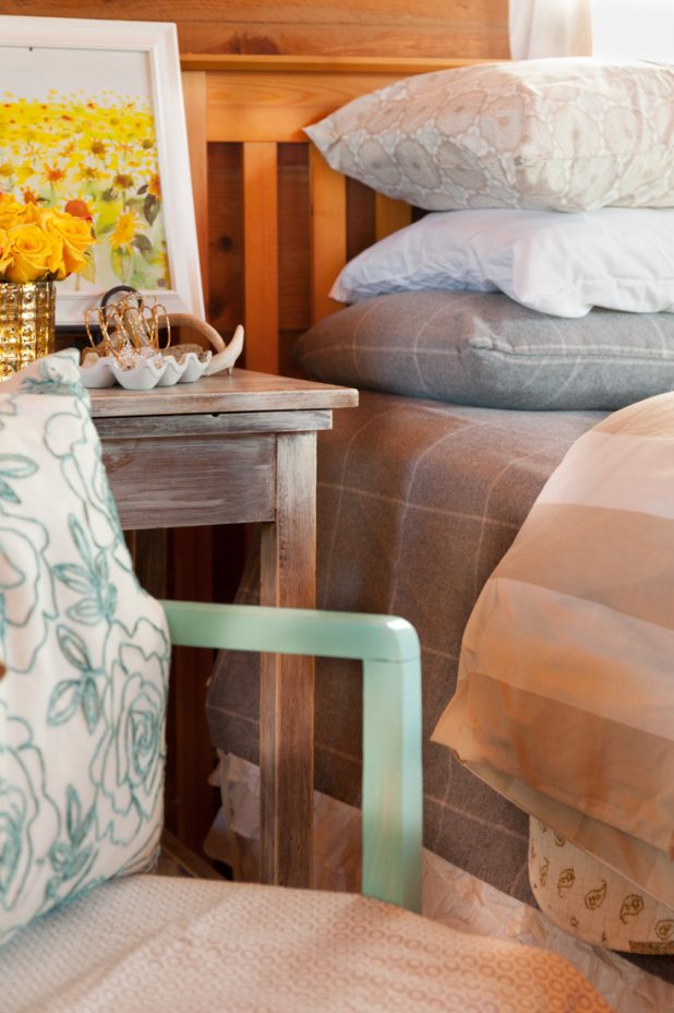 Mixing Bedding Textures, Colors and Patterns 
