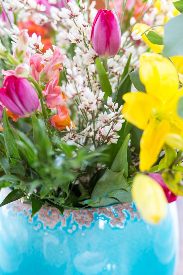 Beautiful Spring And Easter Centerpiece That Anyone Can Create