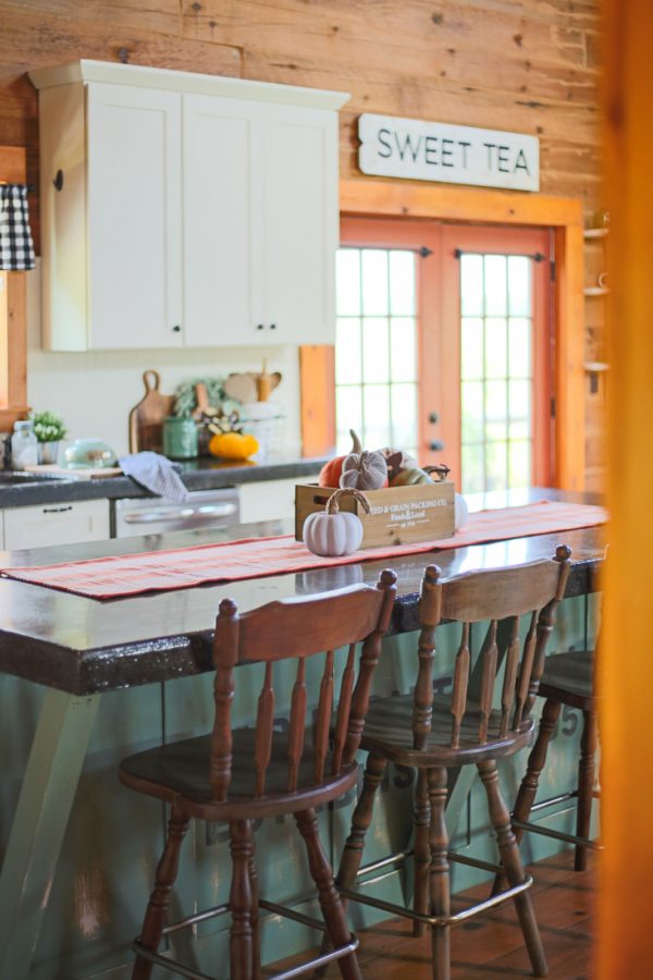 Decorating A Fall Cabin Kitchen With Pumpkins - CREATIVE CAIN CABIN